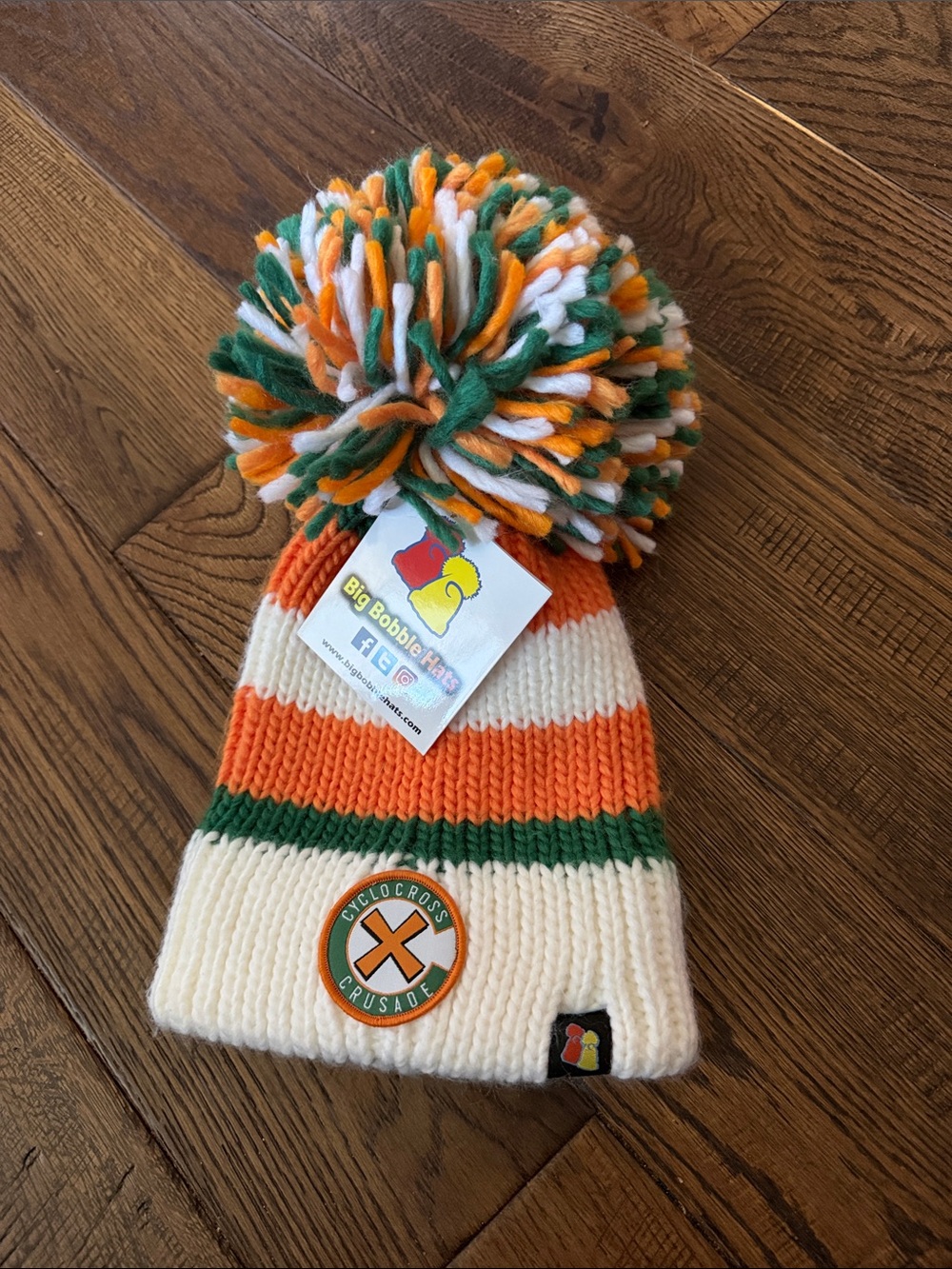 NWT BIG BOBBLE HATS Kids Pom Beanie in Cream, Orange & Green